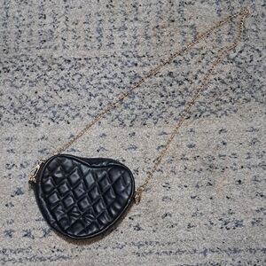 Elegant Black Quilted Heart Crossbody Bag